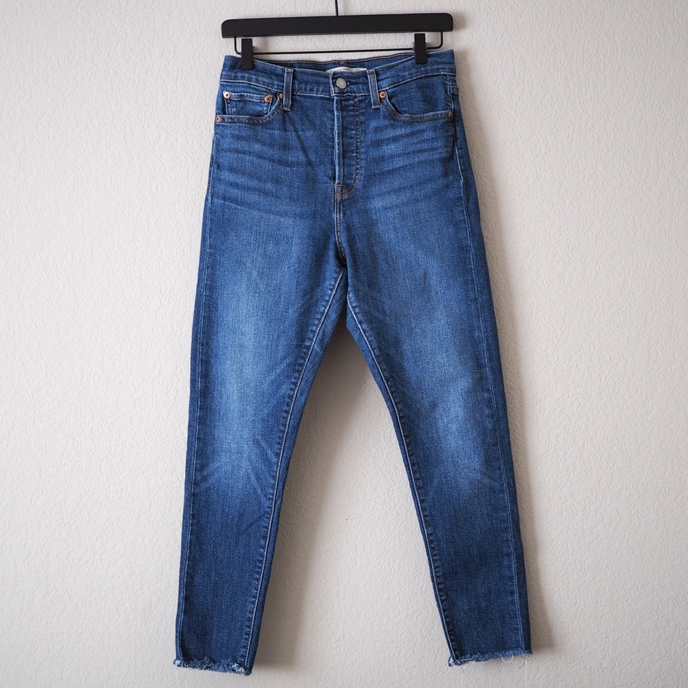 *SOLD* Levi’s Wedgie Skinny Jeans Size 29”